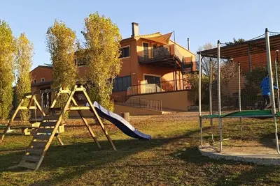 Image de Maison confortable près de Banyoles. Barbecue et piscine privée.