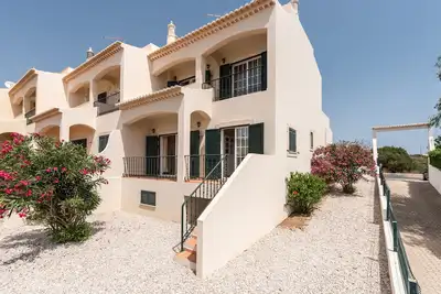 Image de Ferragudo Ocean Breeze 49d (Wifi / Jardin / Terrasse / Table de billard)
