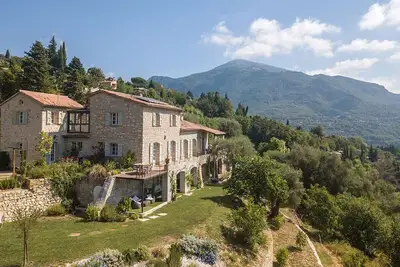 Image de Charme, luxe, vue imprenable, villa avec piscine chauffée, climatisation 12/14p