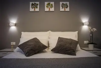 Image de \"Divina Guesthouse\" Luxueux et moderne appartement dans le centre de Salerne