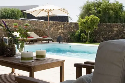 Image de Villa moderne avec piscine chauffée, wifi et air conditionné à Los Mojones