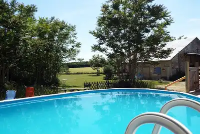 Image de Sunset Cottage & piscine, cadre tranquille, à distance de marche des bars et restaurants