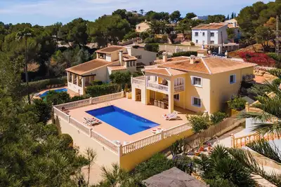Image de Villa Llesna à Javea, pour 10 personnes, avec air conditionné, piscine et Wifi