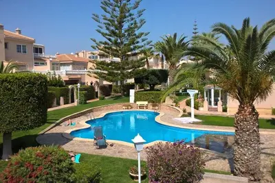Appartement de luxe avec vue sur la piscine