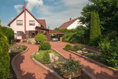Image de Cottage, ici plus bas de deux appartements séparés, piscine, sauna, climat