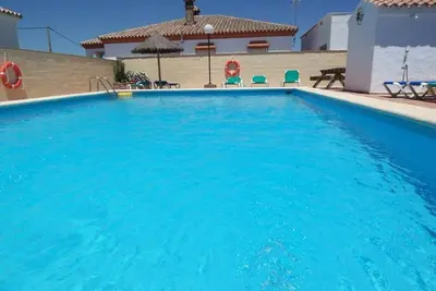 Image de Bungalow pour 4 pers. , Avec gr. Piscine communautaire, Wi-Fi, jardin privé, supplémentaire. Cuisine extérieure & amp; gril