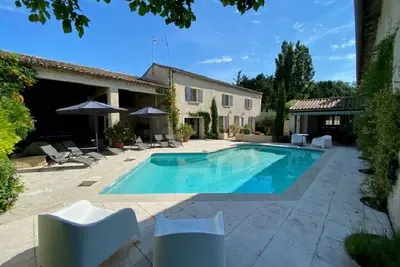 Image de Location vacances maison piscine Senas Ls1-316