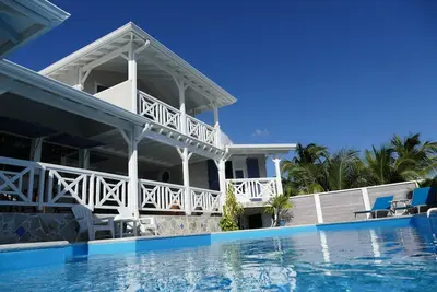 Image de Chambre d hôtes avec une vue panoramique sur la mer des Caraïbes