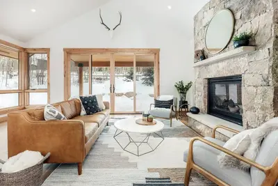 Image de Tout Neuf! Luxury Mountain Retreat - piscine + bains à remous