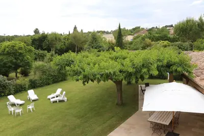 Image de Maison avec piscine et jardin privés au coeur du village