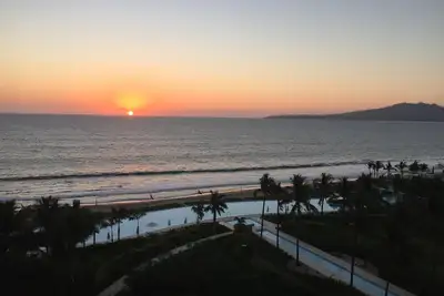 Image de Magnifique condo sur la plage avec équipements supplémentaires et antenne Shaw Tv.