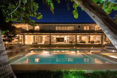 Image de Casa Ixchel Luxueux Oceanfront Regal Estate dans la mer des Caraïbes