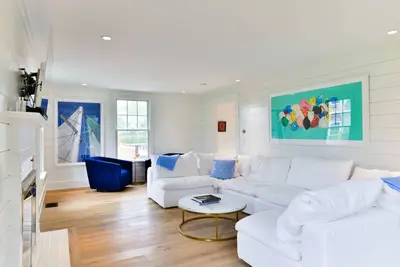 Image de À pied de la ville, piscine entièrement rénovée 6\/6 plus, magnifique maison de vacances en famille