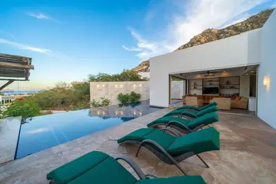 Image de Belle et spacieuse villa à Pedregal, proche à pied du centre-ville