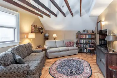Image de Spacieux 2 chambres à coucher dans 1910 Tudor House