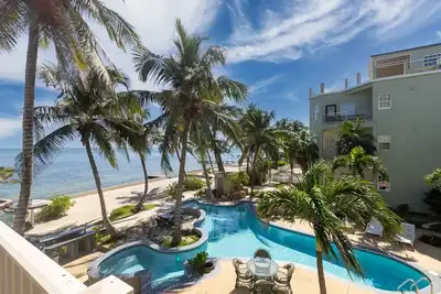Image de Ocean Front - 3 chambres, 3 salles de bain condo. Super endroit. Superbe vue.