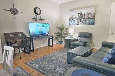 Image de Profitez de notre suite d'invité familiale Vintage située au cœur de Goodyear Az!