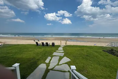 Image de Chalet en bord de mer sur Moody Beach. . . emplacement incroyable!