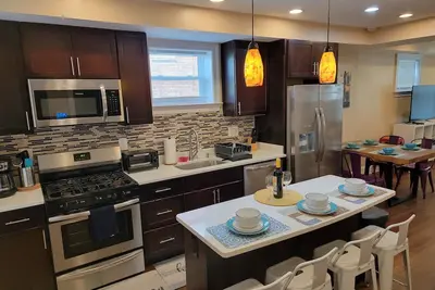 Image de Luxueux, idéal pour les grands groupes et deux familles + parking gratuit