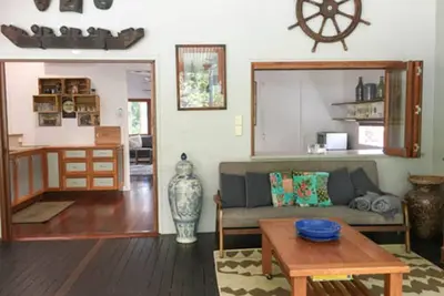 Image de Belle grande maison de 2 chambres avec piscine