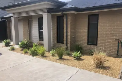 Image de \"Nelapollo\" escapade magnifique, emplacement privé central! À quelques pas de la plage.