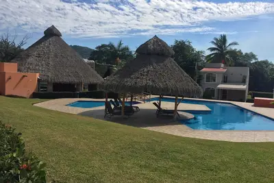 Image de Maison de plage à Manzanillo avec piscine et court de tennis avec a / c