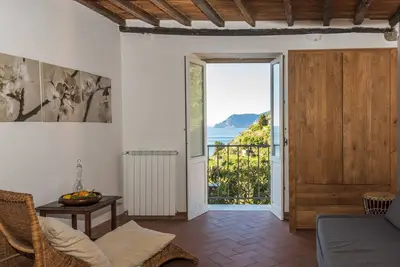 Image de Appartamento Gavone appartement de luxe avec vue sur la mer au coeur de Manarola