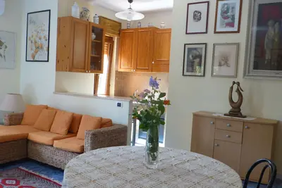 Image de Appartement confortable près de la mer avec jardin privé, parking, Wi-Fi
