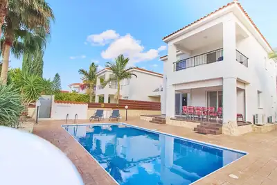 Image de Coral Bay 3 Bed Villa - 300m du pavillon bleu des plages de sable de Coral Bay - Piscine privée