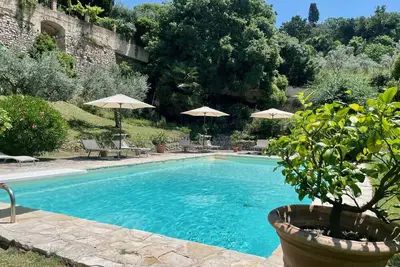 Image de Appartement (2 ou 4 personnes) avec piscine et à quelques pas de la ville