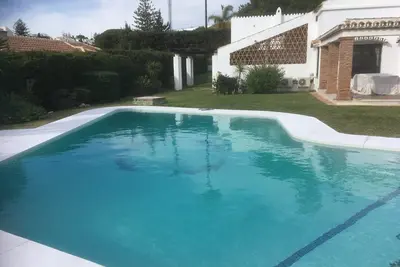 Image de Magnifique villa privée avec piscine chauffée, vue sur la mer, climatisation, chauffage central