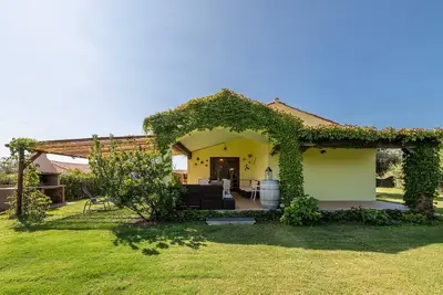 Image de Villa avec jardin 400 m. de la plage