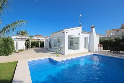 Image de T-1118 Villa rénovée avec de nombreux extras