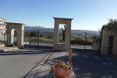 Image de Location Studio dans domaine \"châteaux de Camiole \"