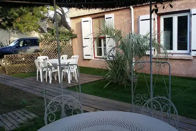 Image de D - 50 m de plage, appartement en Rdc villa, Jardin privatif et parkings