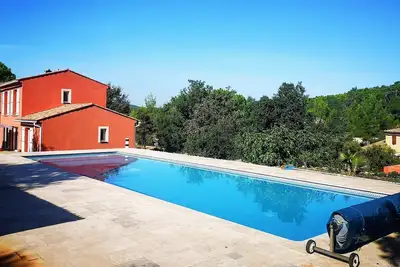 Image de Villa Spacieuse 8 Couchages, Piscine 15x5M, Sauna, Climatisation