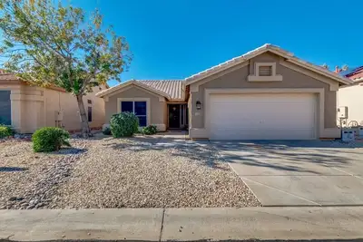Image de Sauvegarde sur le parcours de golf - 6 miles de Surprise Stadium pour les jeux d'entraînement de printemps