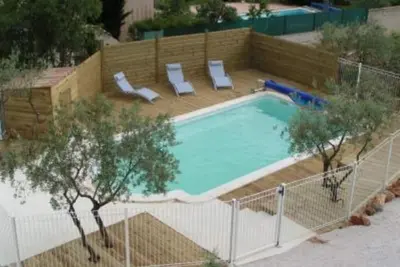 Image de Grande maison contemporaine avec jardin