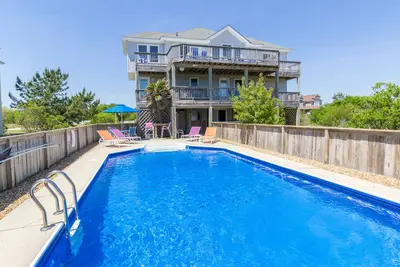 Image de 5 chambres à proximité de la plage et des commerces