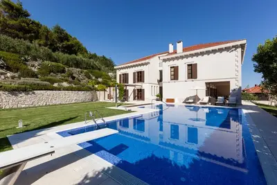 Image de Reduction Nouveau Villa privée Ixora au centre de Split | Essence de luxe