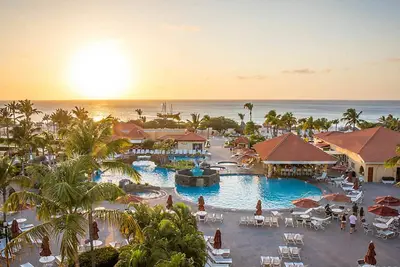 Image de La Cabana Beach & Racquet Club, situé sur la plage immaculée d'Eagle Beach!
