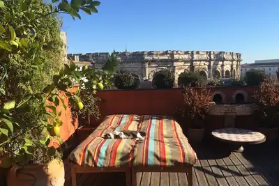 Image de Nimes Arenes 140 m2  avec grande terrasse vue Arênes (20 m) + garage privé