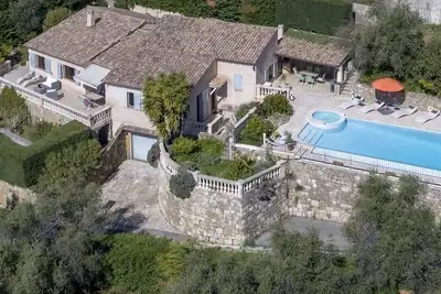 Image de Splendide vue mer et environs! ☀ Calme ♥ Piscine privée chauffée ★ Aircon
