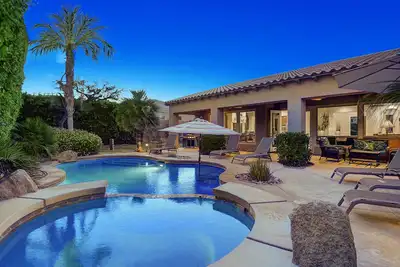 Image de Réductions estivales sur la résidence de style résidence avec piscine privée (10 personnes)