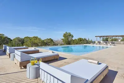 Image de Villa Oeste: villa spectaculaire avec vue sur Cala Conta et Es Vedrá
