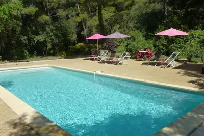 Image de La Pichoune - 1 ch. - Piscine - Grand jardin dans pinède au pied du Ventoux