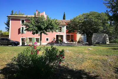 Image de Appartement dans bastide avec piscine, belle vue sur le jardin et la vallée