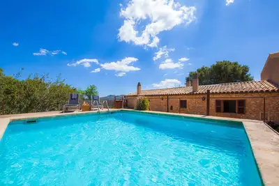 Image de Maison jumelée avec piscine et vue imprenable sur la mer, Wi-Fi gratuit