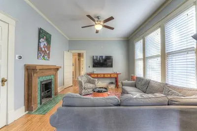 Image de Blues City Abode - 2 Br 1 Ba Dormir jusqu'à 6 dans Cooper-Young!