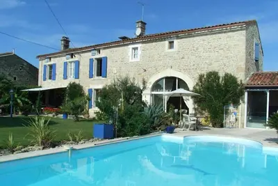Image de Maison Charentaise de caractère, fleuve Charente à 150 mètres